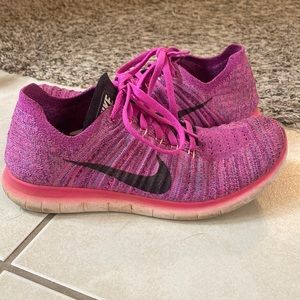 Women’s 7.5 Nike Flyknit